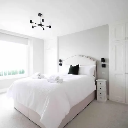 Апартаменти Beautiful Floor Clifton Бристоль