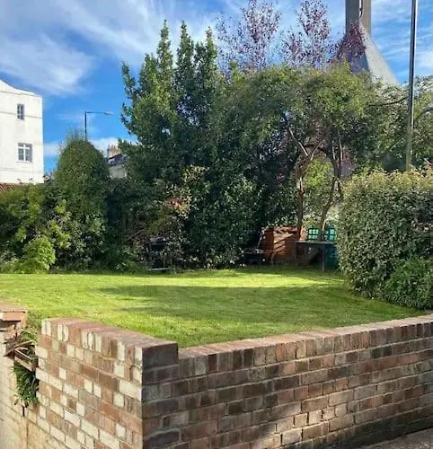 Daire Beautiful Floor Clifton