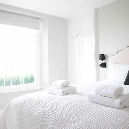 Beautiful Floor Clifton Apartment